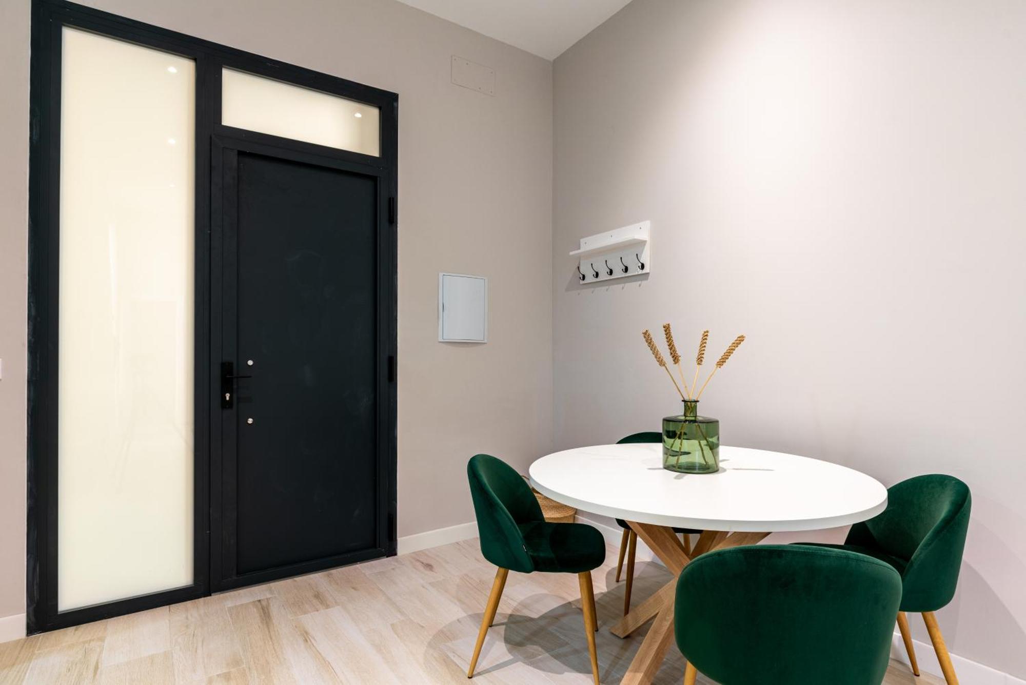 Rentalsevilla Plaza De San Quintin Ii Apartamento *